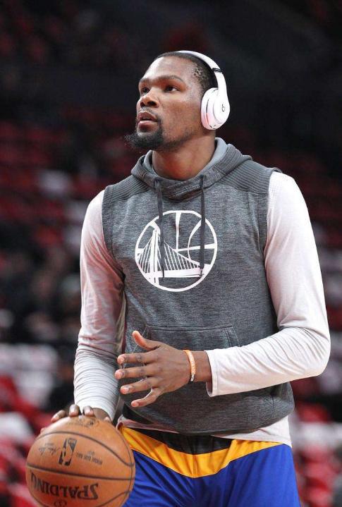 曼长期位居 曼长期位居